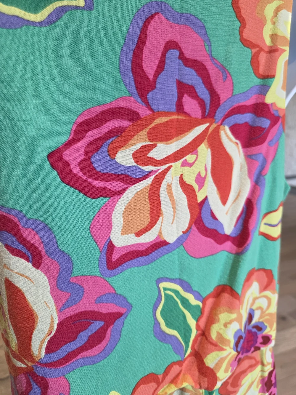 Gianni Bini vibrant floral